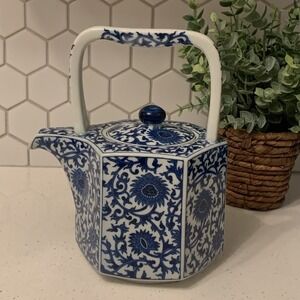 Takahashi Chinoiserie Vintage Blue & White‎ Floral Hexagonal Tea Pot Heavy Japan